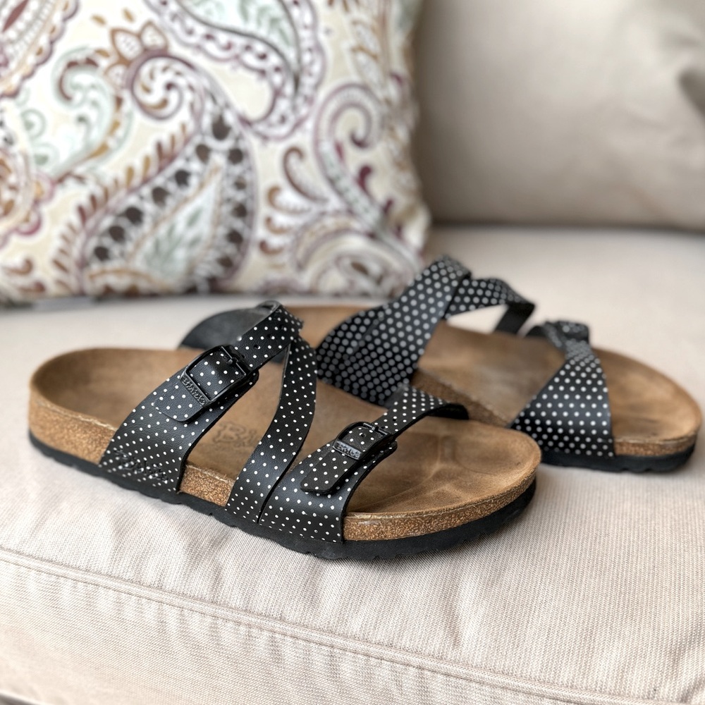 What’s not to LOVE?! B&W POLKA DOT BIRKI’S? YES, PLEASE! Women’s Size 38.5 /8